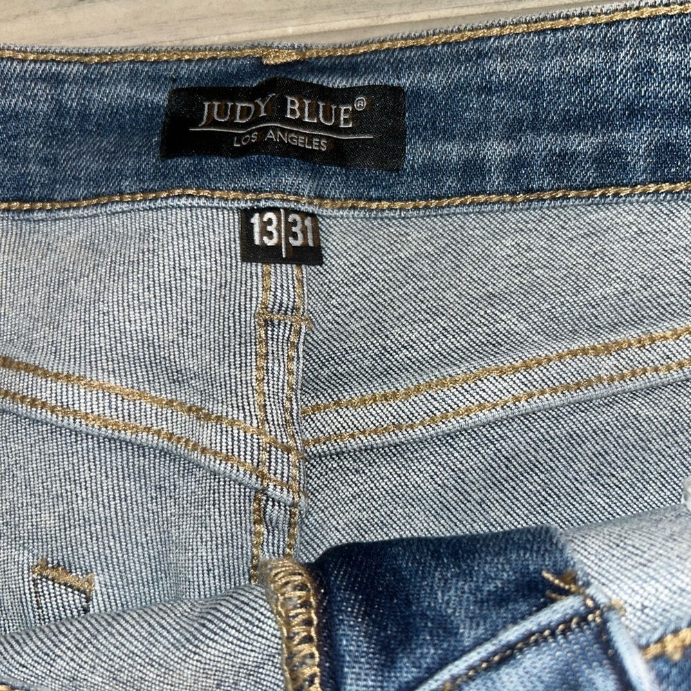 Judy Blue Mid Rise Heavy Distressed Straight Jeans Size 13/31 - Picture 7 of 10